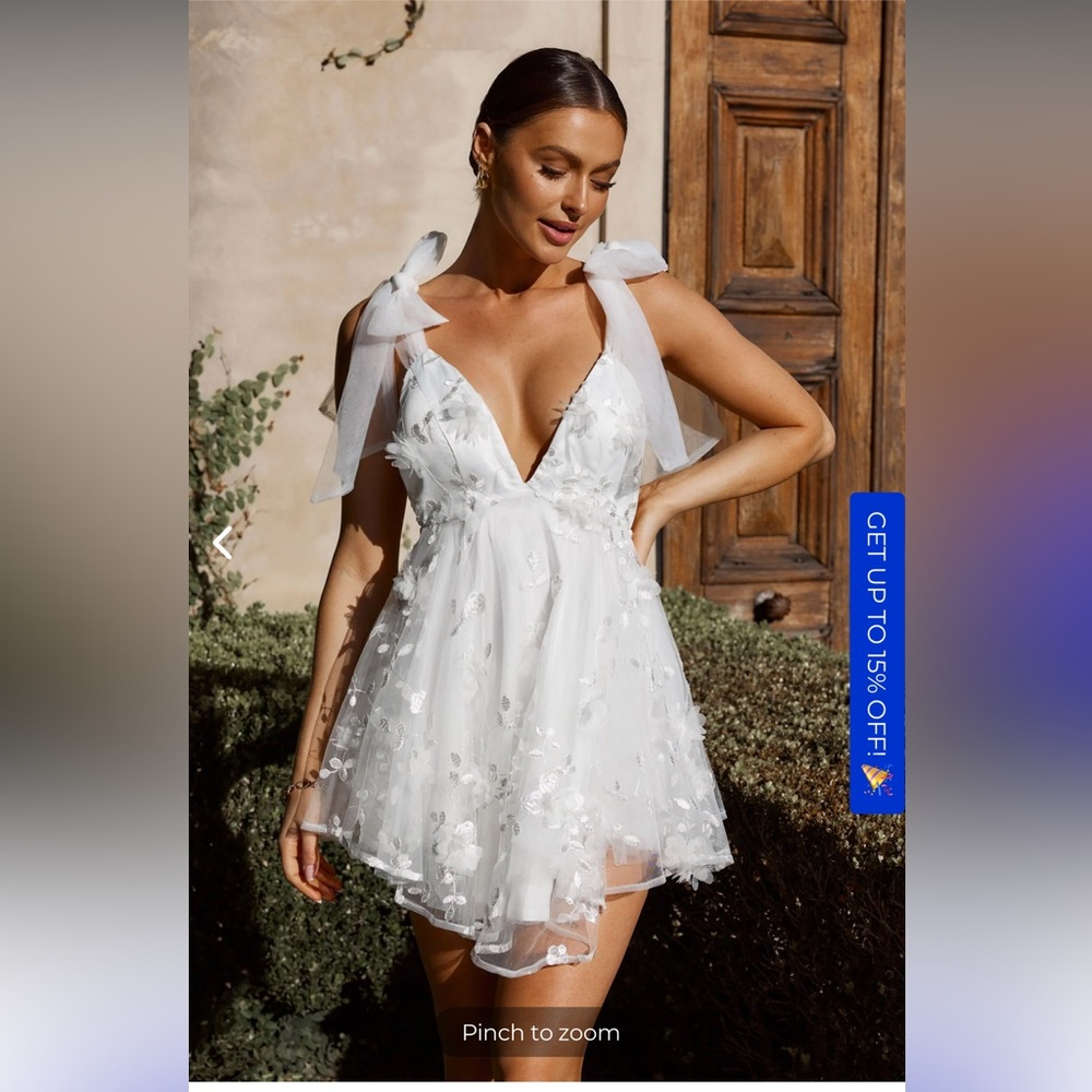 Selfie Leslie White Floral Mini Dress